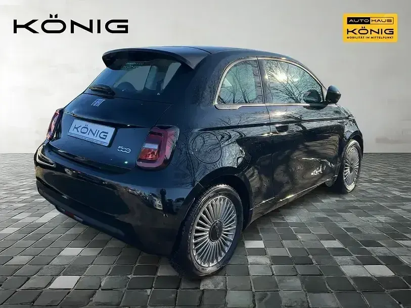 Gebraucht Fiat 500e 86 kW (118 PS) 2023 Cinemaschwarz Kleinwagen