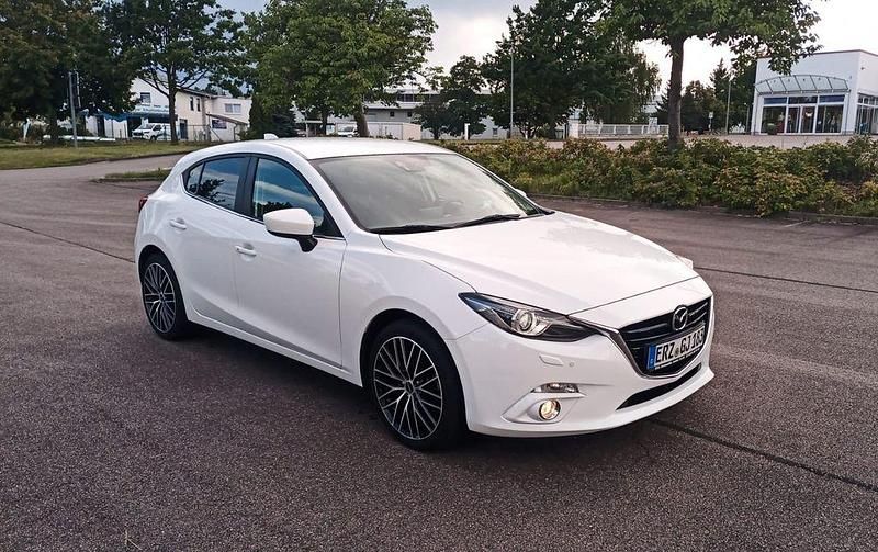 Weiß Gebraucht 2014 Mazda 3 Sports-Line Limousine | 9.700 € (Guter Preis) - Bild 1/4