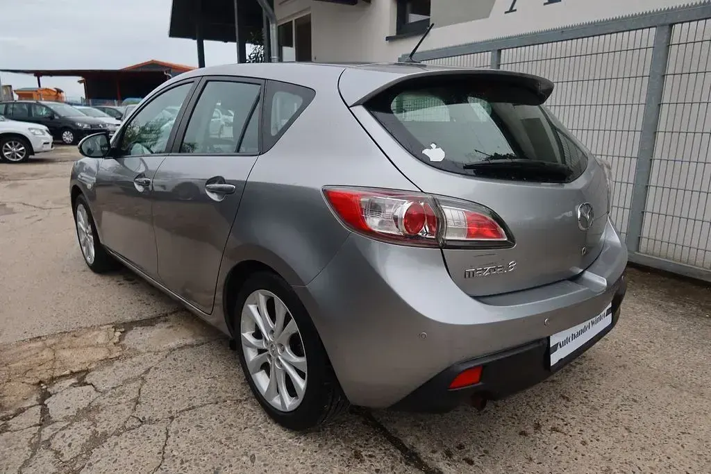 Używany Mazda 3 Active Plus 105 KM (77 kW) 2010 Szary Sedan/Limuzyna