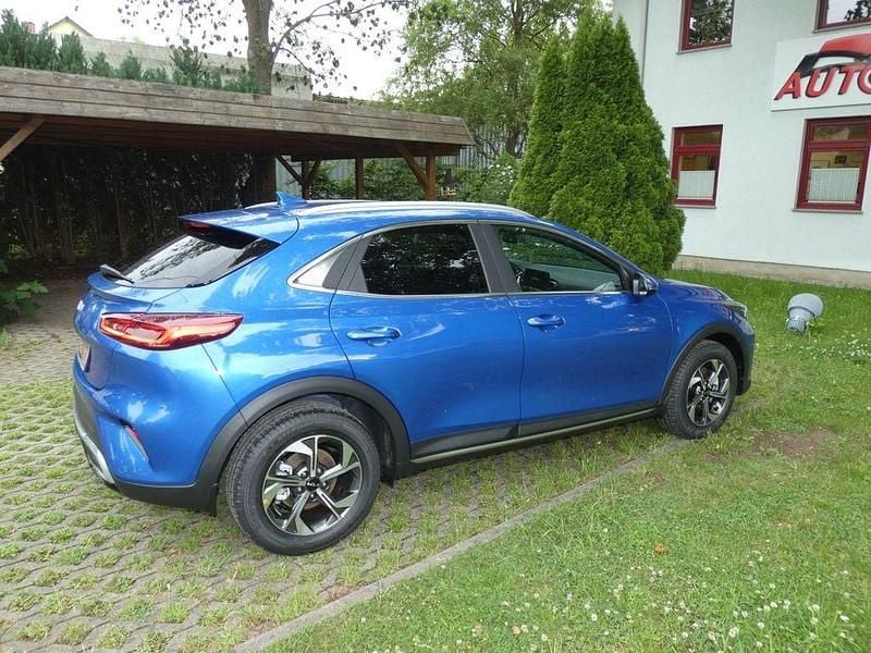 Neu Kia XCeed 140 PS (102 kW) 2025 Blau SUV