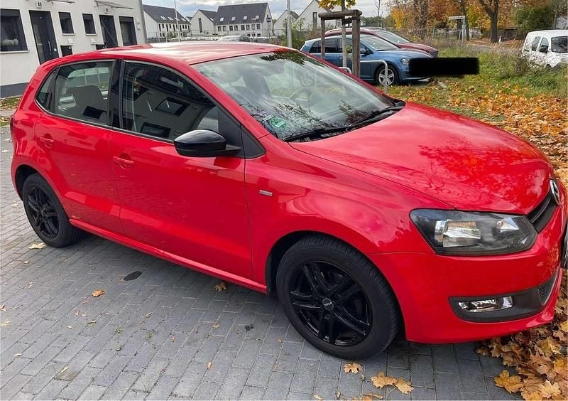 Rot Gebraucht 2012 VW Polo Limousine | 5.500 € (Guter Preis) - Bild 1/4