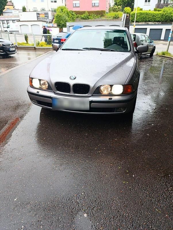 Gebraucht BMW 530 184 PS (135 kW) 2000 Schwarz Limousine