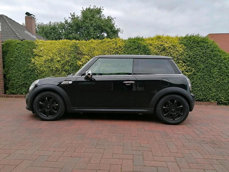 Gebraucht Mini Cooper 98 PS (72 kW) 2010 Schwarz Kleinwagen