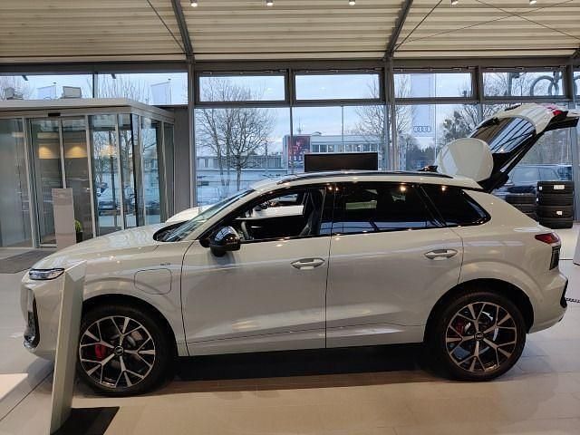 Neu Audi Q3 Sport 177 PS (130 kW) 2026 Grau SUV