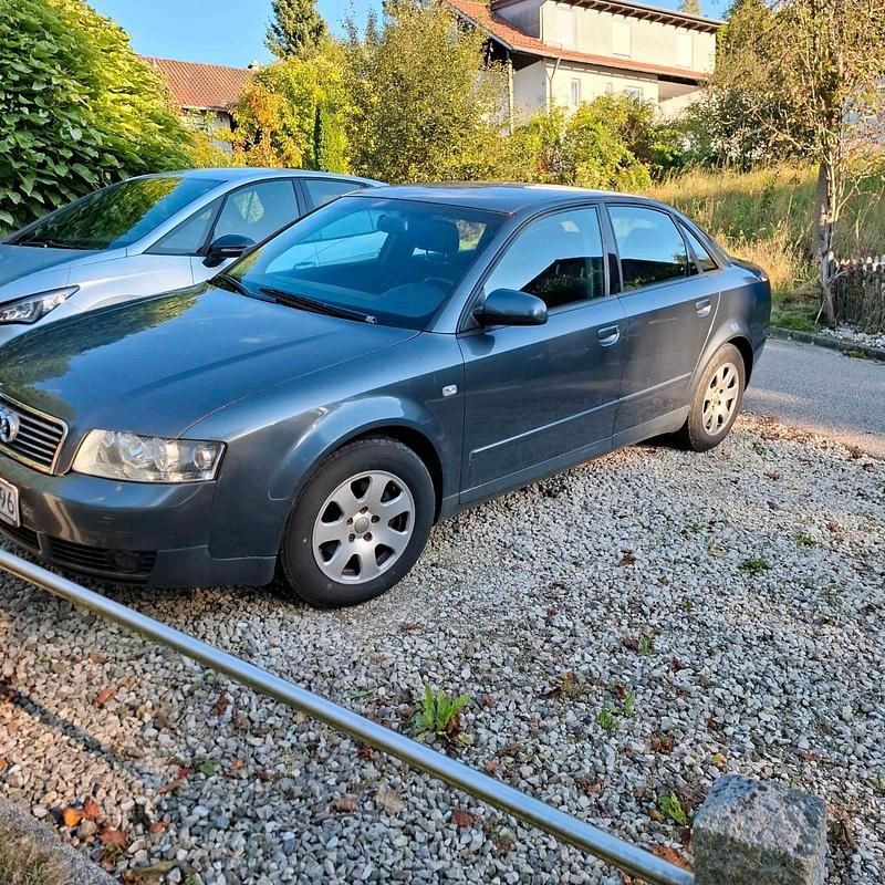 Grau Gebraucht 2001 Audi A4 Limousine | 850 € (Superpreis) - Bild 1/4