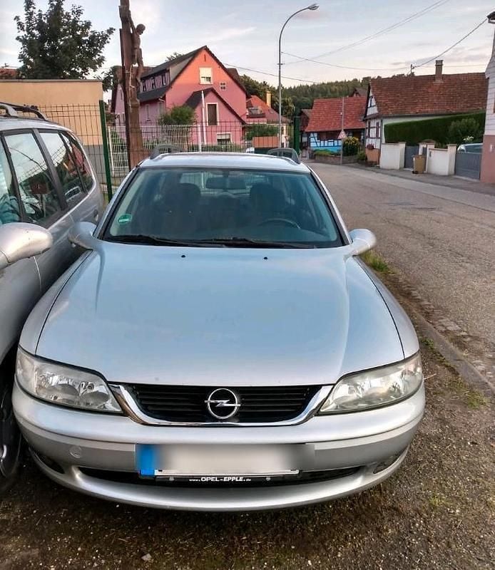 Gebraucht Opel Vectra 115 PS (84 kW) 1999 Silber Kombi