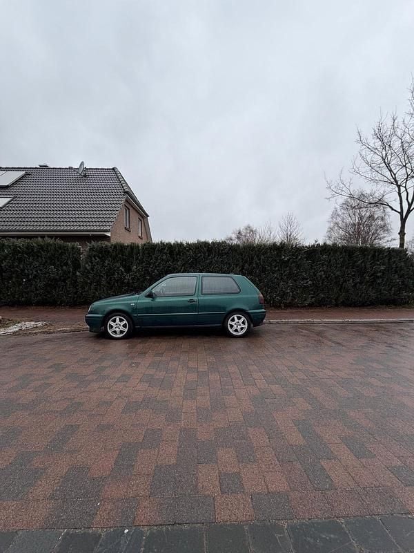 Gebraucht VW Golf III 90 PS (66 kW) 1996 Grün Kleinwagen
