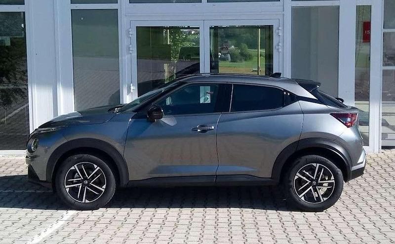 Grau Gebraucht 2024 Nissan Juke N-Connecta SUV | 23.790 € (Etwas zu teuer) - Bild 1/4