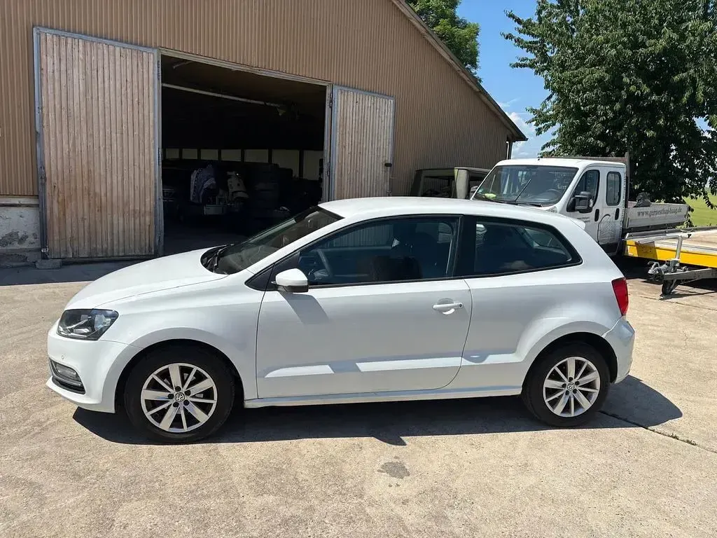Gebraucht VW Polo Comfortline 90 PS (66 kW) 2017 Weiß Kleinwagen