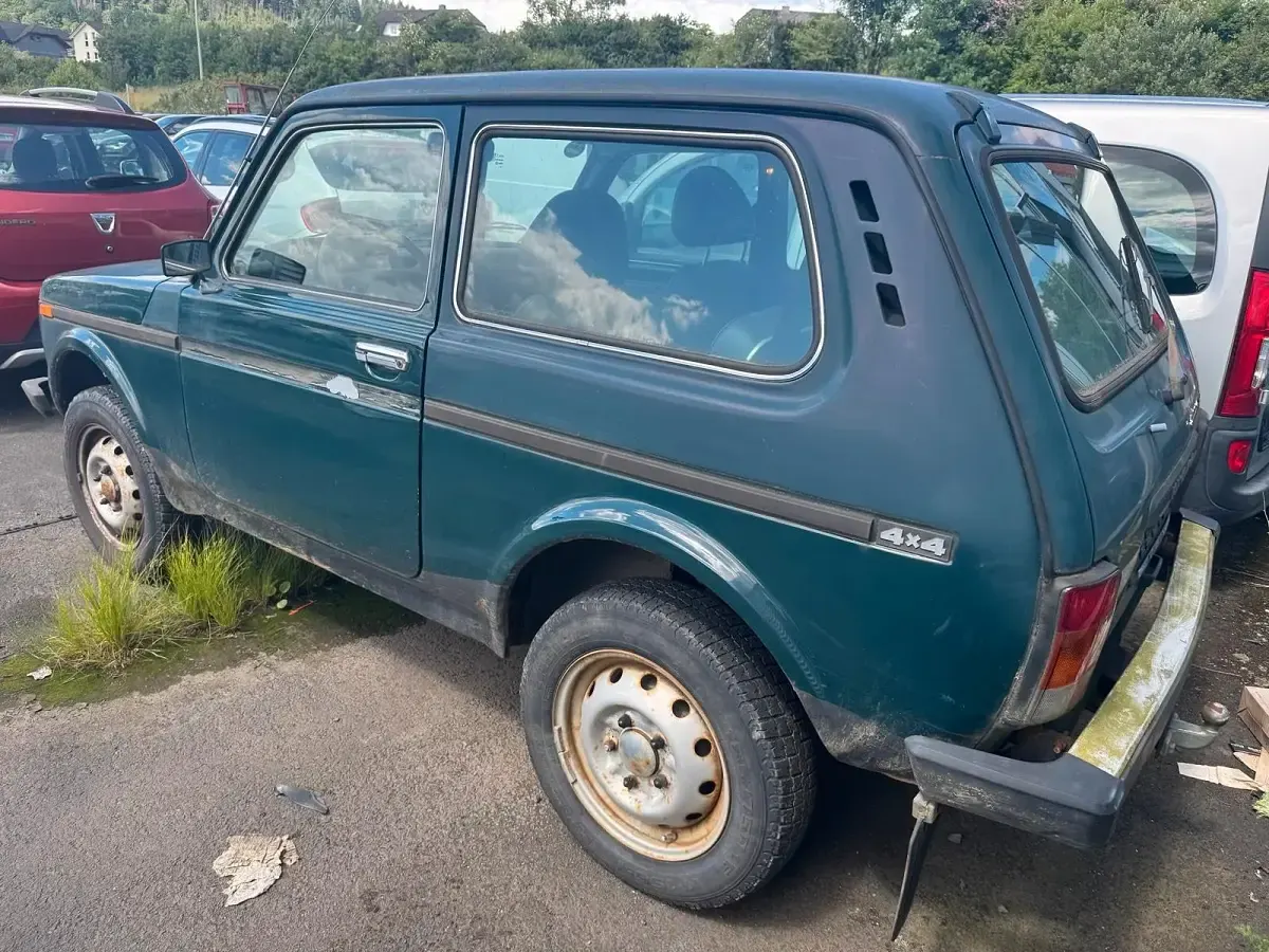 Gebraucht Lada niva 82 PS (60 kW) 2008 Grün SUV