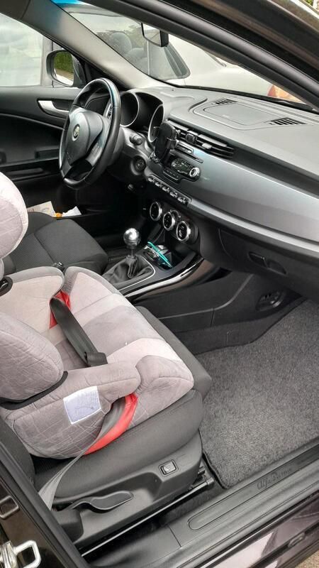 Braun Gebraucht 2012 Alfa Romeo Giulietta Kleinwagen | 5.500 € (Guter Preis) - Bild 1/4
