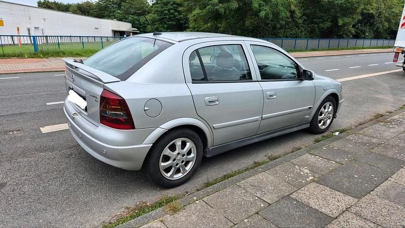 Gebraucht Opel Astra Elegance 125 PS (91 kW) 2002 Silber Limousine