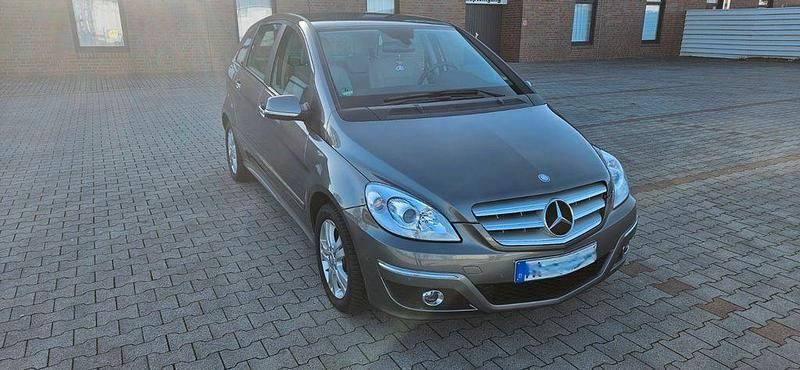 Gebraucht Mercedes B180 116 PS (85 kW) 2010 Grau Van / Kleinbus