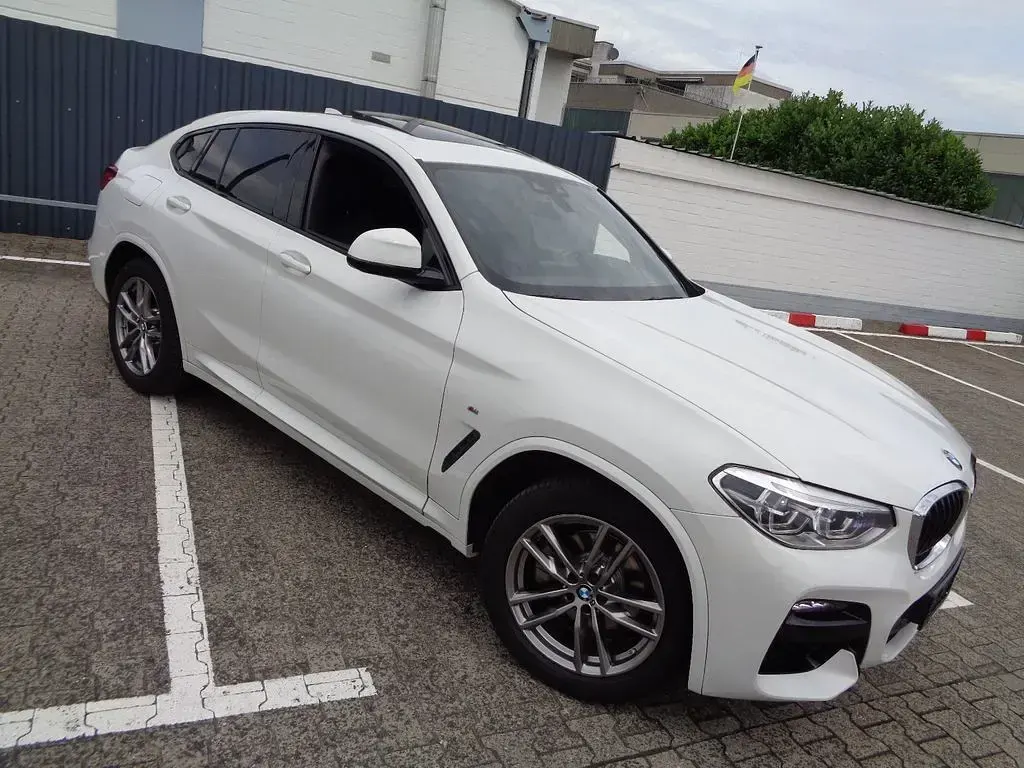 Gebraucht BMW X4 M Sport 190 PS (139 kW) 2021 Weiß SUV