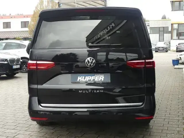 Usata VW Multivan Style 150 CV (110 kW) 2024 Andere Monovolume