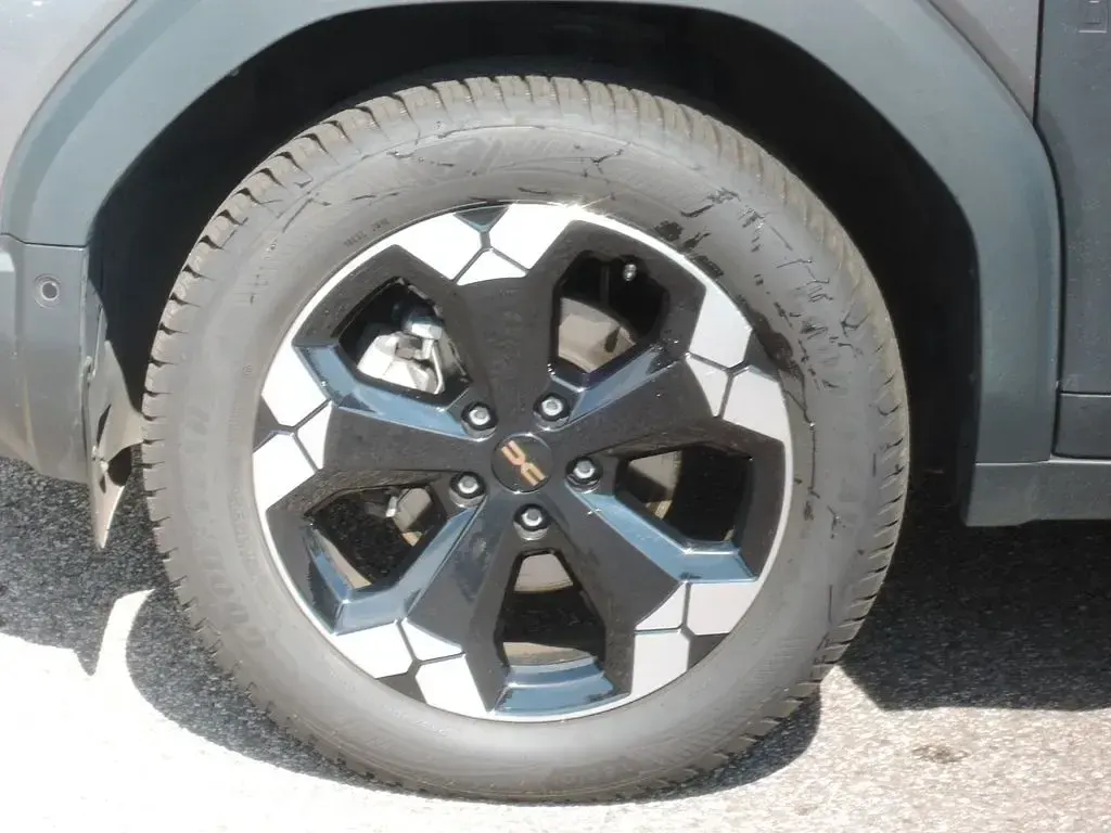 Gebraucht Dacia Duster Extreme 141 PS (103 kW) 2025 Grau SUV