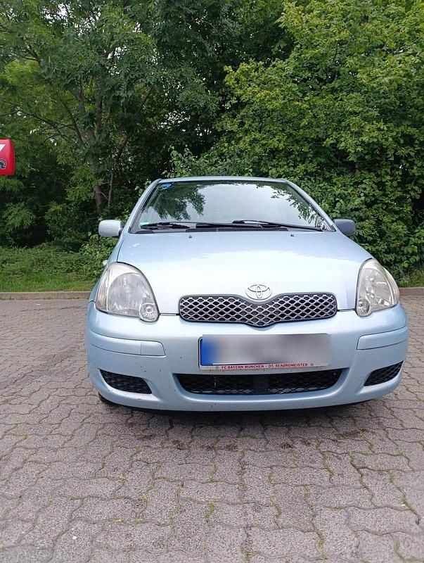 Blau Gebraucht 2003 Toyota Yaris Kleinwagen | 1.450 € (Guter Preis) - Bild 1/4