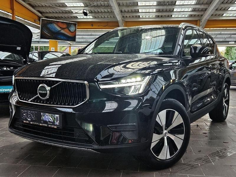 Grau Neu 2025 Volvo XC40 Core SUV | 37.790 € (Guter Preis) - Bild 1/3