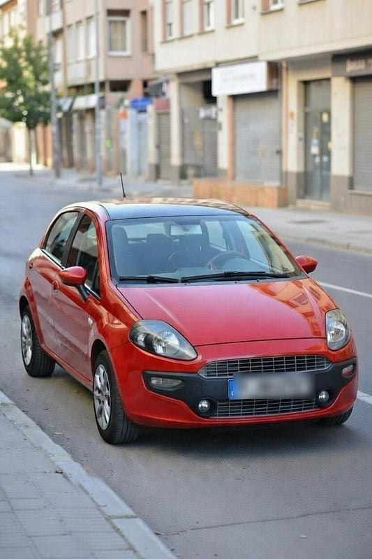 Gebraucht Fiat Punto 70 PS (51 kW) 2012 Rot Kleinwagen