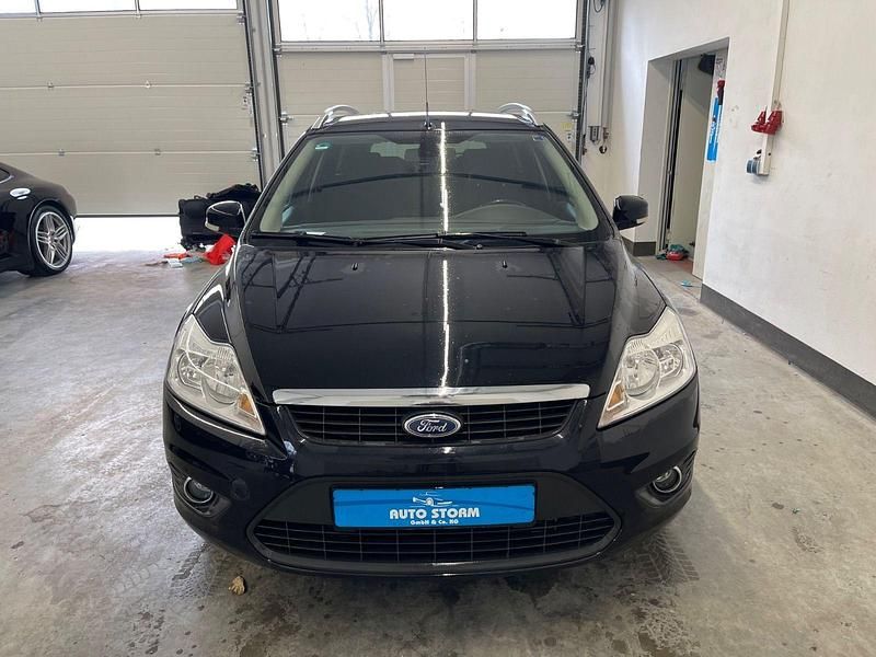 Gebraucht Ford Focus Viva 109 PS (80 kW) 2010 Pantherschwarz metallic Kombi