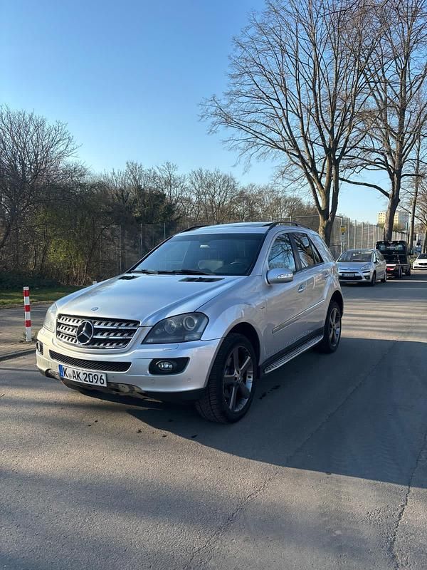 Gebraucht Mercedes ML320 224 PS (164 kW) 2008 Silber SUV