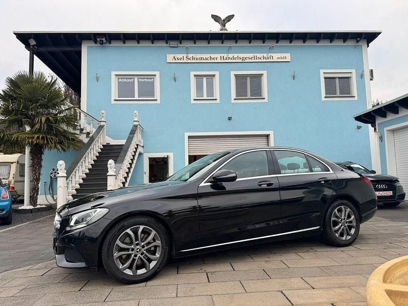 Gebraucht Mercedes C200 Avantgarde 184 PS (135 kW) 2017 Schwarz Limousine