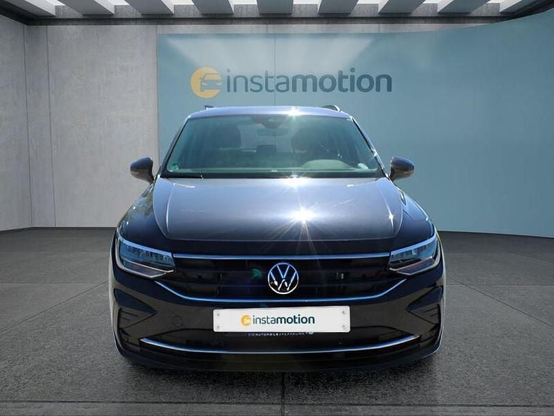 Gebraucht VW Tiguan 150 PS (110 kW) 2023 Schwarz SUV