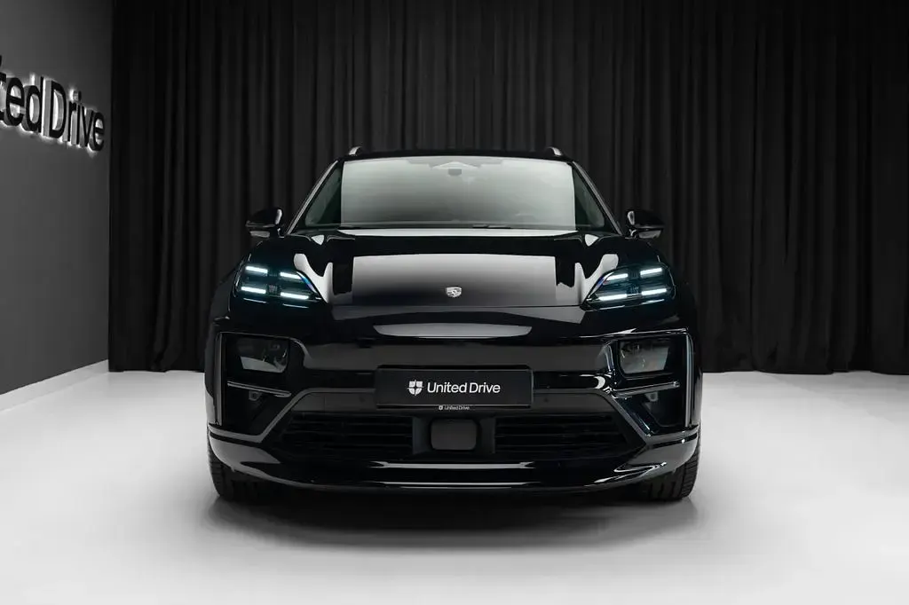 Gebraucht Porsche Macan Turbo 469 kW (639 PS) 2026 Schwarz SUV