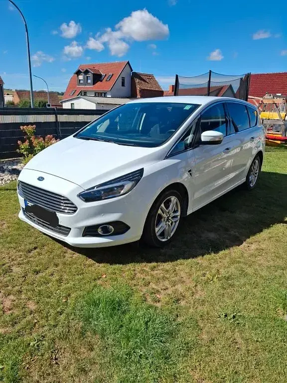 Gebraucht Ford S-MAX Titanium 150 PS (110 kW) 2018 Weiß Van / Kleinbus