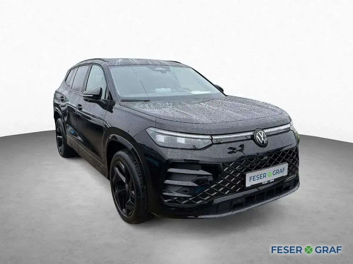 Neu VW Tayron R-line 204 PS (150 kW) 2026 Grenadillschwarz metallic SUV