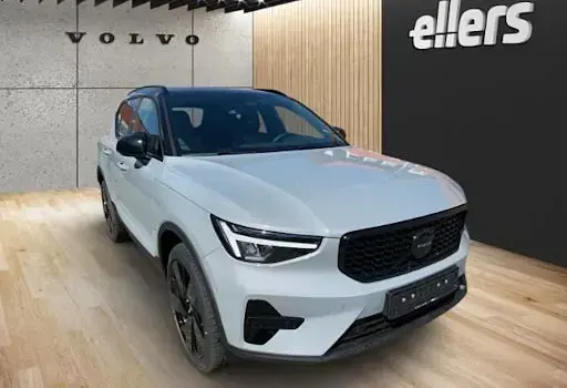 Neu Volvo XC40 Plus 197 PS (144 kW) 2026 Grau SUV