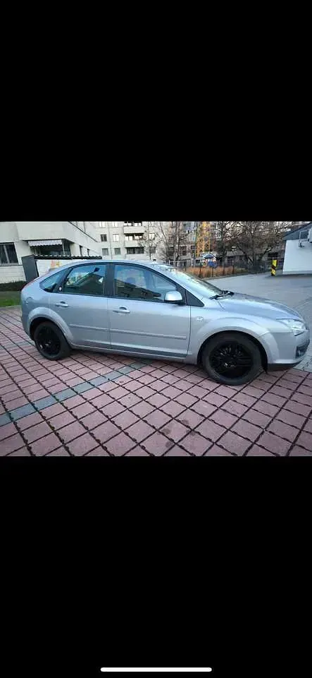 Gebraucht Ford Focus Ghia 101 PS (74 kW) 2005 Kombi