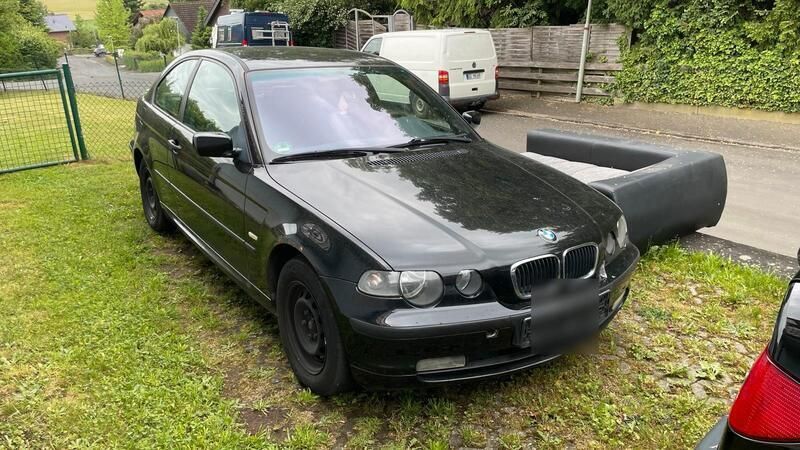 Schwarz Gebraucht 2003 BMW 318 Compact Kleinwagen | 400 € (Superpreis) - Bild 1/4