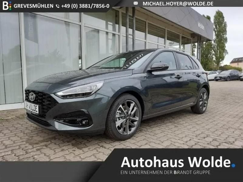 Cyrpess green Gebraucht 2025 Hyundai i30 Advantage Limousine | 23.990 € (Fairer Preis) - Bild 1/1