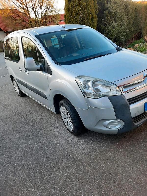 Gebraucht Citroën Berlingo 120 PS (88 kW) 2010 Silber Van / Kleinbus