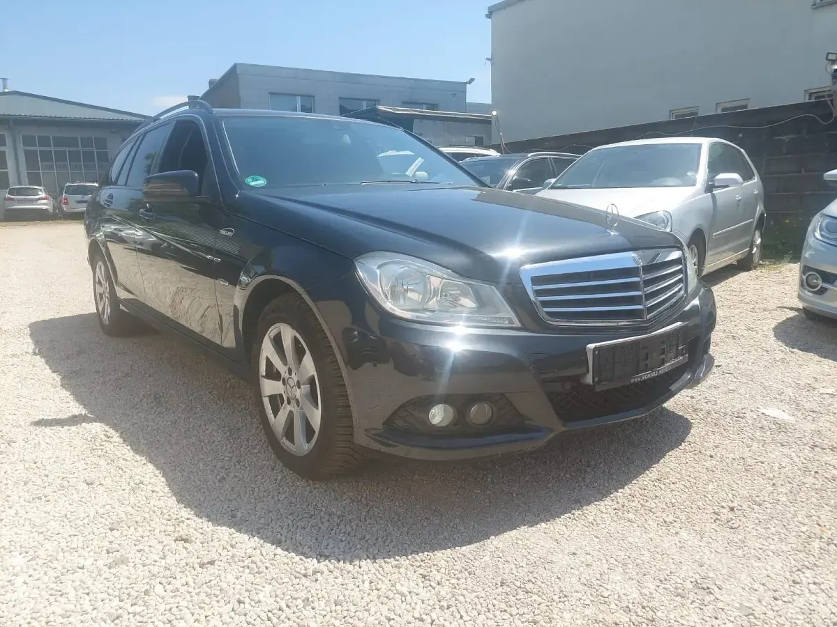 Gebraucht Mercedes C220 170 PS (125 kW) 2011 Schwarz Kombi