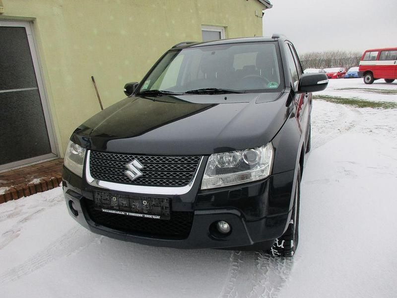 Gebraucht Suzuki Grand Vitara 129 PS (94 kW) 2010 Schwarz SUV