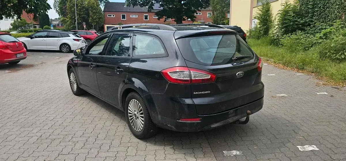 Gebraucht Ford Mondeo 120 PS (88 kW) 2012 Schwarz Kombi