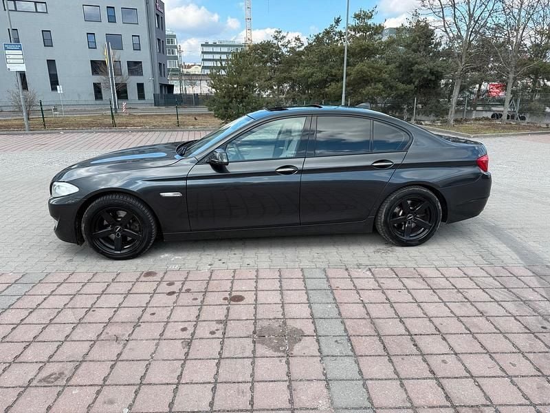 Gebraucht BMW 523 204 PS (150 kW) 2011 Grau Limousine