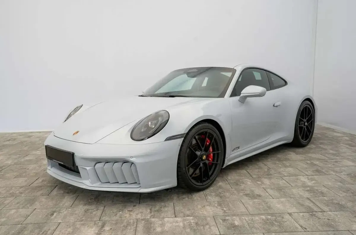 Neu Porsche 992 541 PS (397 kW) 2026 Eisgrau metallic Coupé
