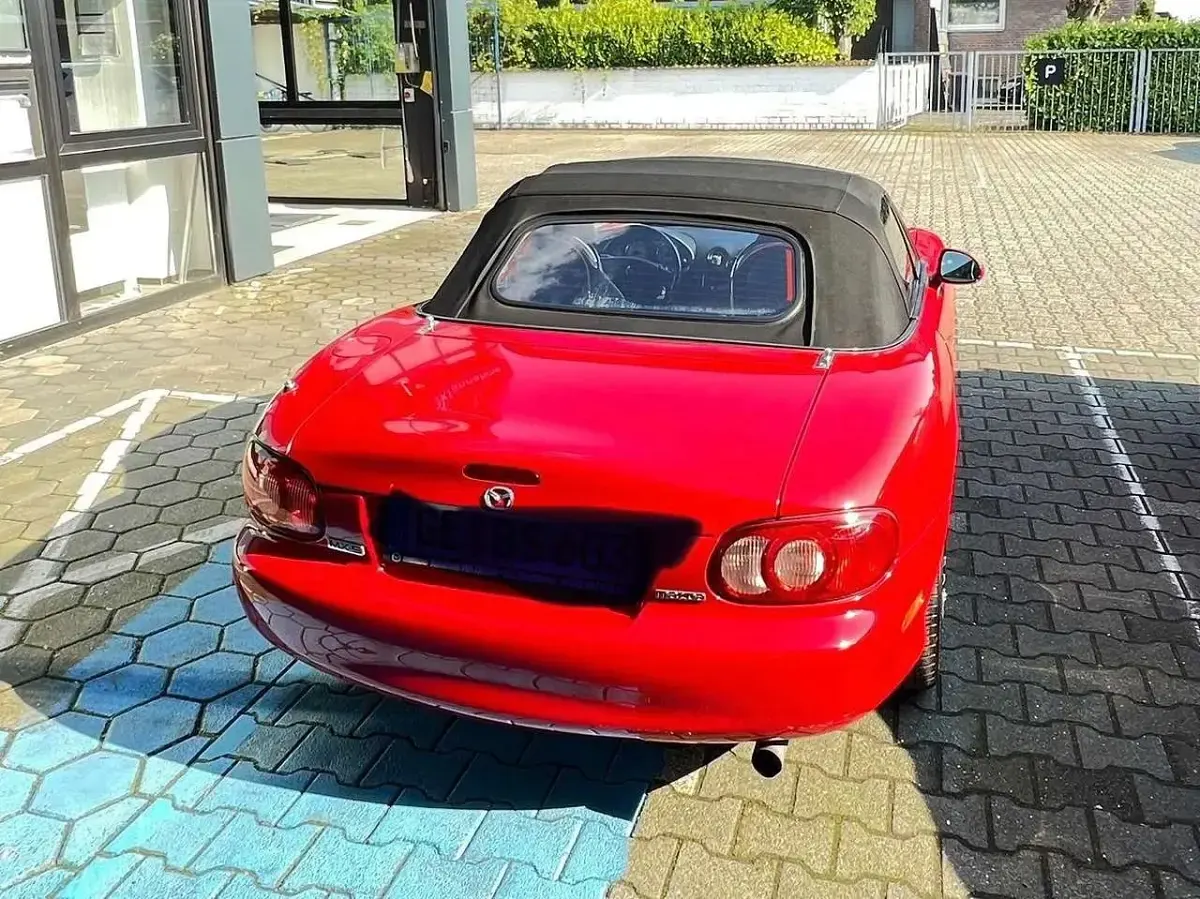 Gebraucht Mazda MX5 110 PS (80 kW) 2002 Rot Cabrio