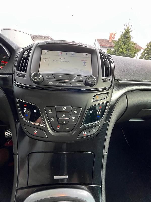 Grau Gebraucht 2014 Opel Insignia OPC Limousine | 14.000 € (Teuer) - Bild 1/4