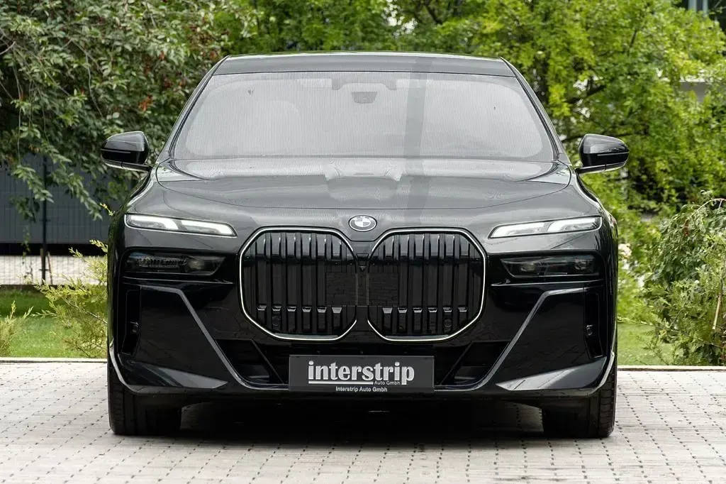 Gebraucht BMW 740 M Sport 299 PS (219 kW) 2025 Schwarz Limousine