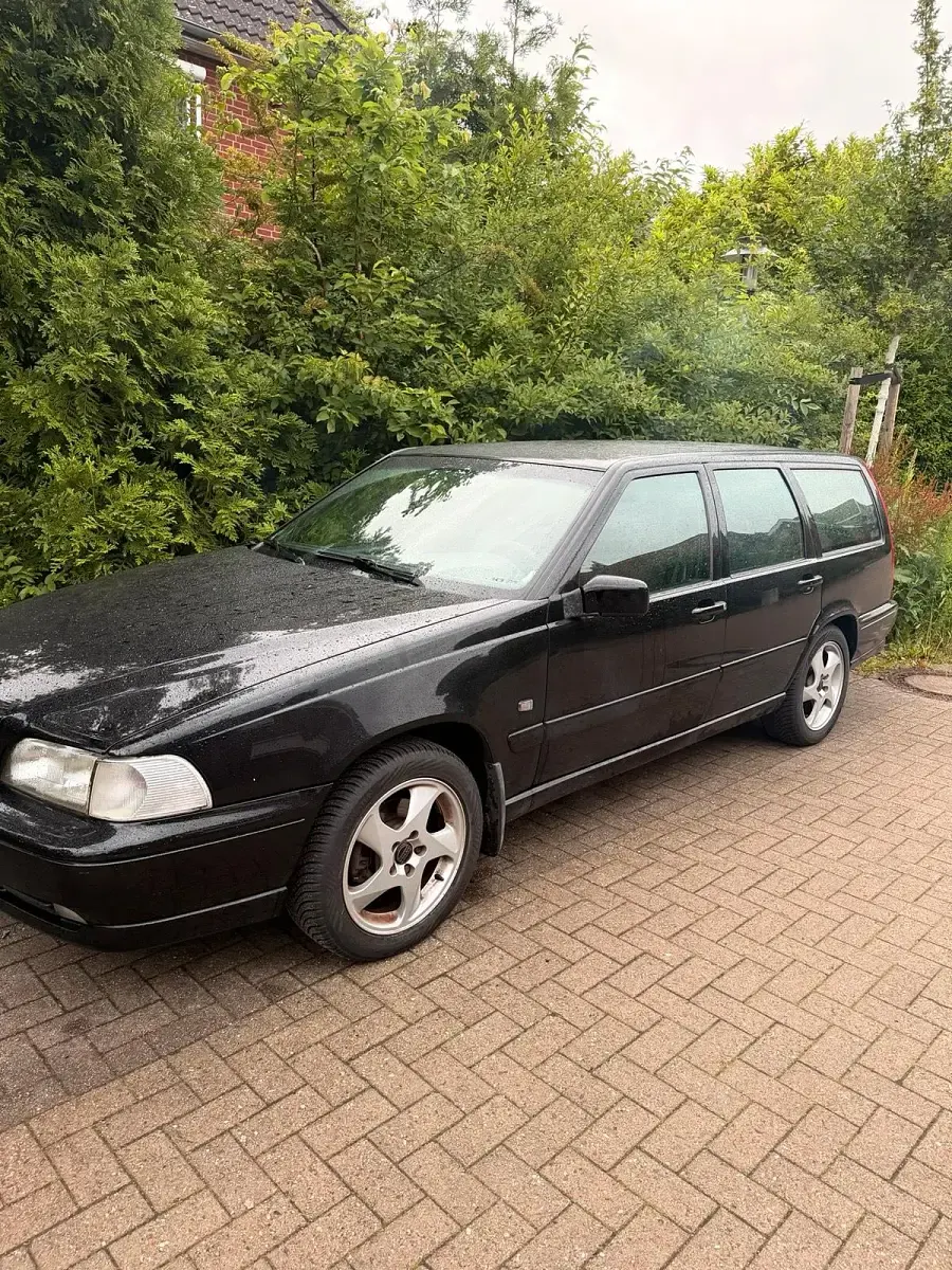 Gebraucht Volvo V70 140 PS (102 kW) 1999 Schwarz Kombi