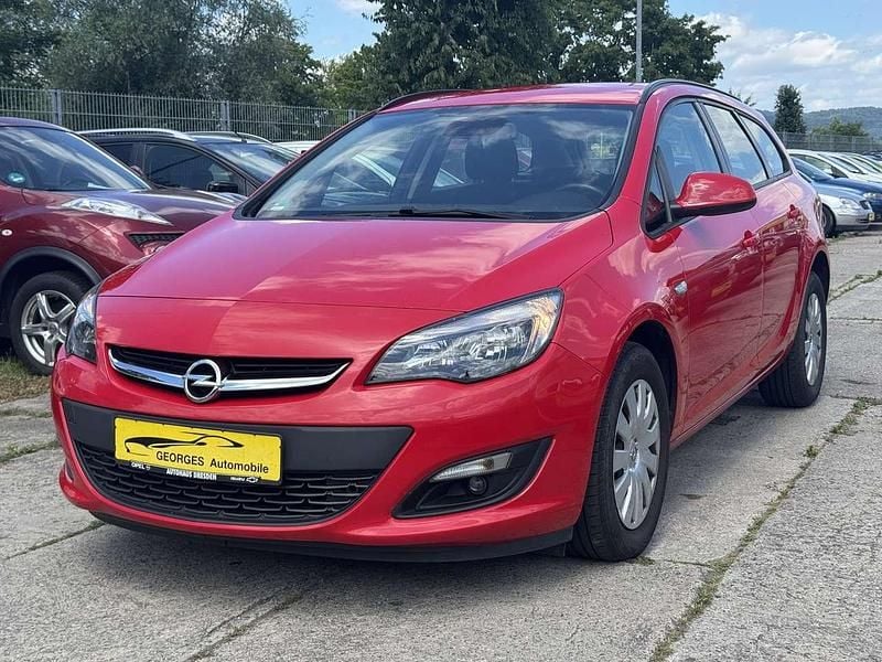 Rot Gebraucht 2015 Opel Astra Kombi | 3.990 € (Guter Preis) - Bild 1/4