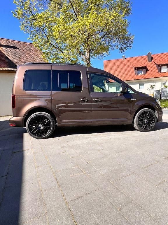 Usata VW Caddy S 150 CV (110 kW) 2017 Marrone Monovolume