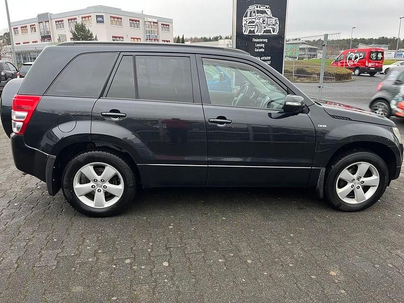 Gebraucht Suzuki Grand Vitara 129 PS (94 kW) 2010 Schwarz SUV