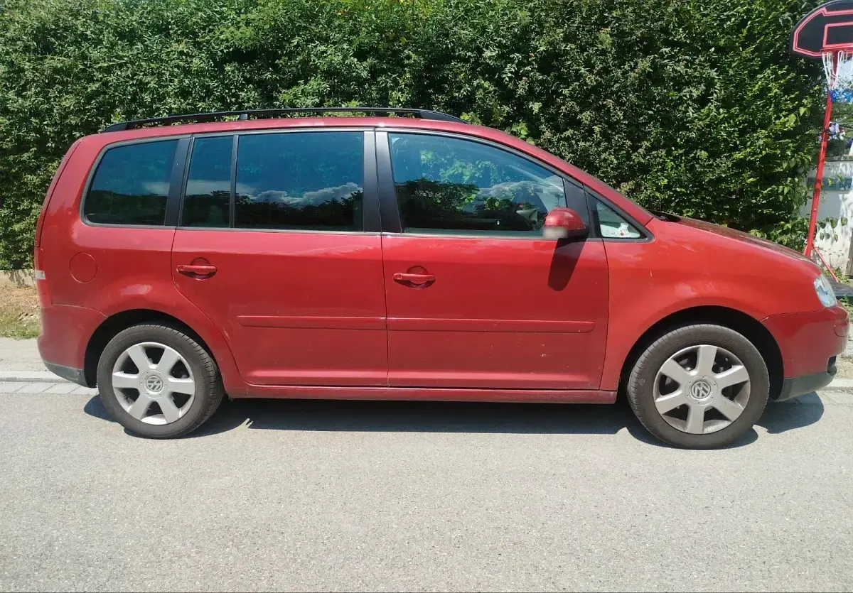 Gebraucht VW Touran 102 PS (75 kW) 2005 Rot Van / Kleinbus