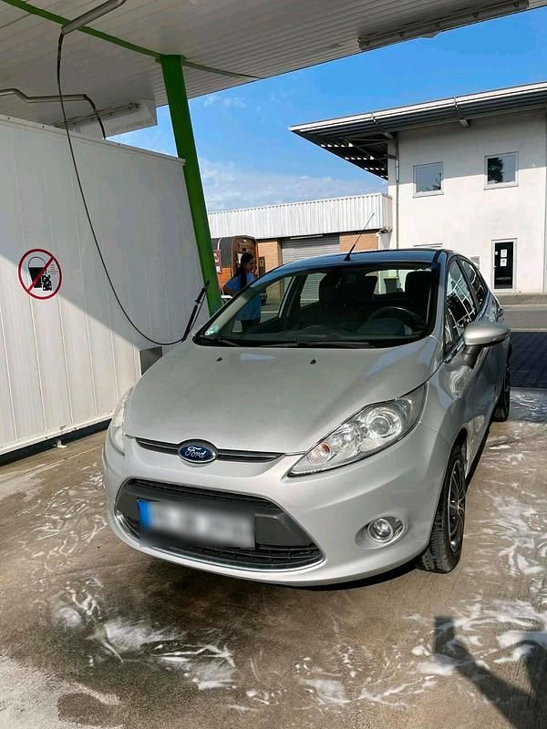 Gebraucht Ford Fiesta 75 PS (55 kW) 2012 Grün Kleinwagen