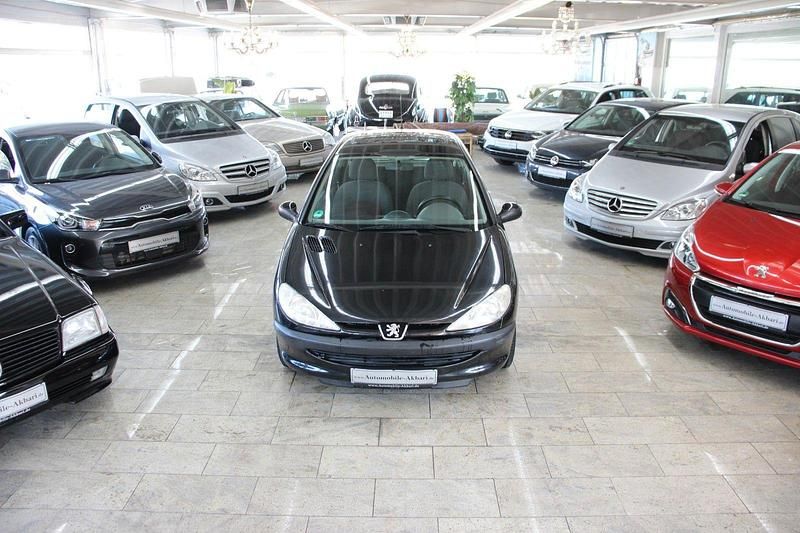 Schwarz Gebraucht 2001 Peugeot 206 Limousine | 1.000 € (Fairer Preis) - Bild 1/4